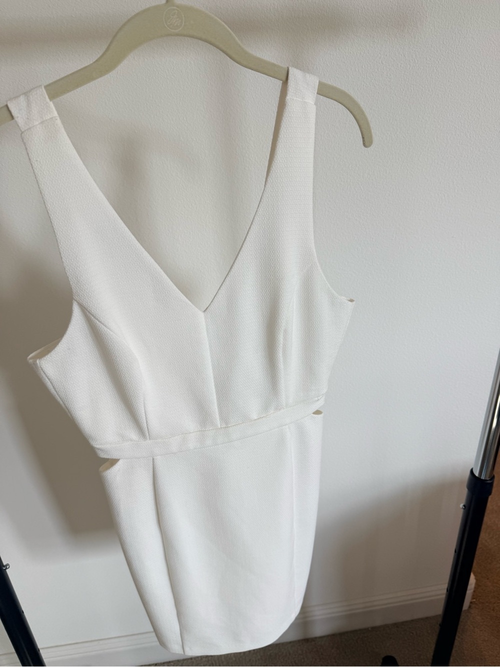 ASTR White V-Neck Mini Sheath Dress